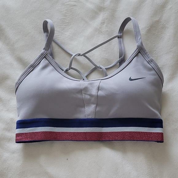Nike sports bra - Picture 2 of 6